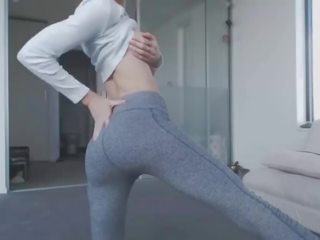 精英 金發 青少年 脫衣舞 同 完美 奶 和 不錯 屁股 在 yogapants