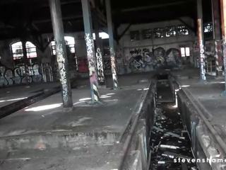 Ajo merr pa kockë nga jason në një abandoned railway zonë! stevenshame.dating i rritur film tregon