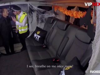 Fuckedintraffic - halloween jasmiin jae rinnakas briti politsei naine hardcore keppimine sisse a auto - vipsexvault