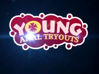 Genç alkollü tryouts - ateşli lures züppe içine onu göt deliği