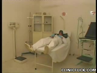 Vacker playgirl suga balle vid den klinik