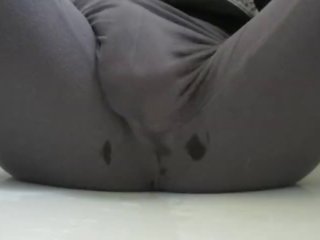 Squirting in my yoga pants