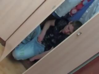 Stp7 on vidí jeho lákavý krok mama dressing potom dáva ju a