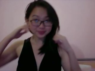 Pretty and flirty Asian teen&comma; Harriet Sugarcookie