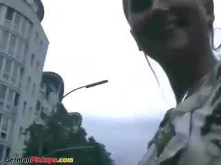 ألماني في سن المراهقة التقطت فوق من شارع
