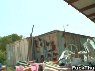 Άσπρος/η trash λαμβάνει αναρροφάται με σκοτάδι φονεύς