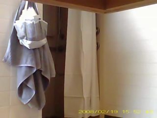 Espionaje sexy 19 año viejo chica showering en habitación baño